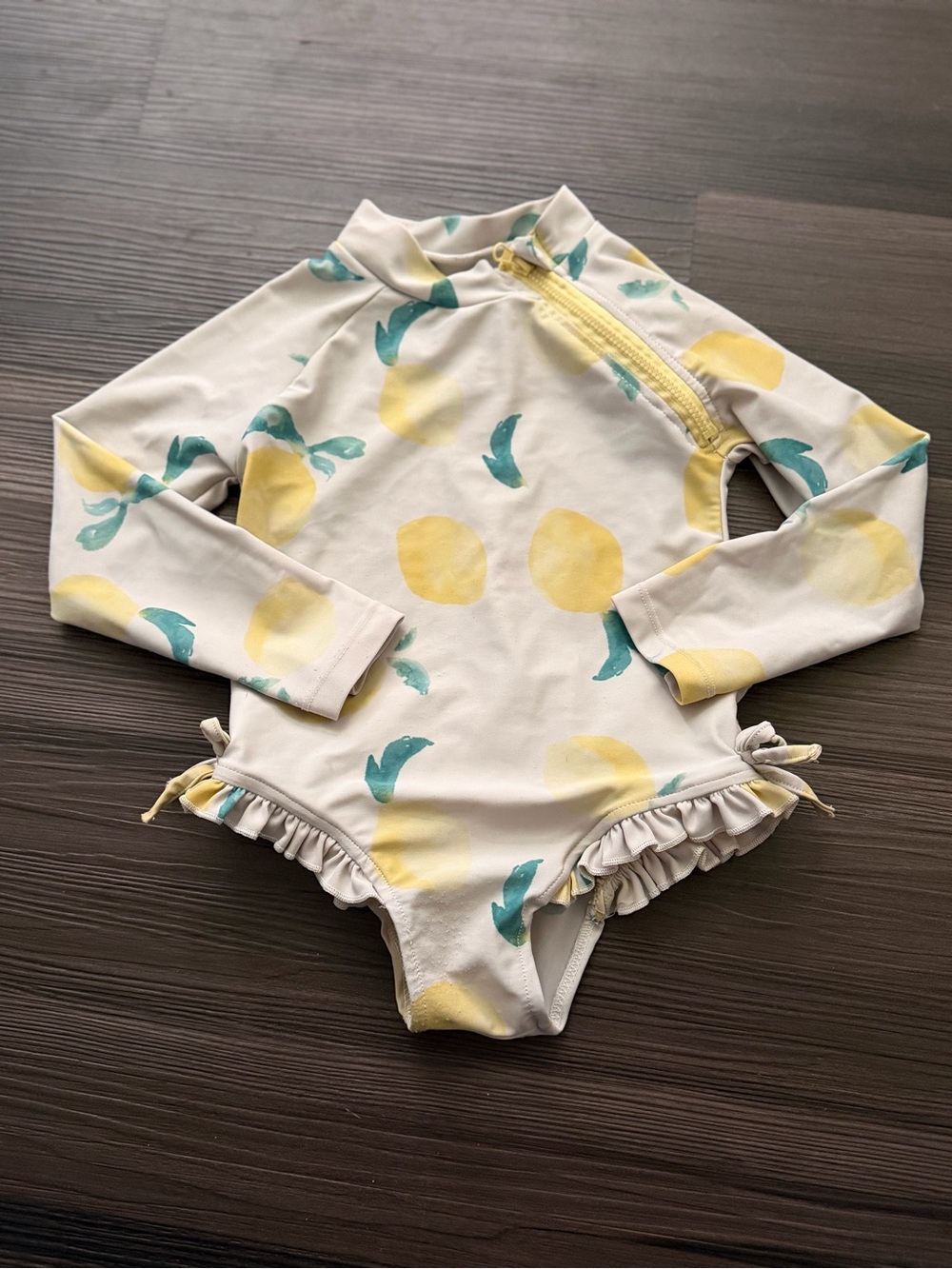 Girls size 2T Long Sleeve Lemon Print Rash Guard One-Piece Swim bathing suit